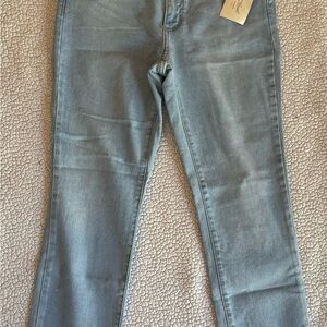 NWT Universal Thread High-Rise Straight Jeans